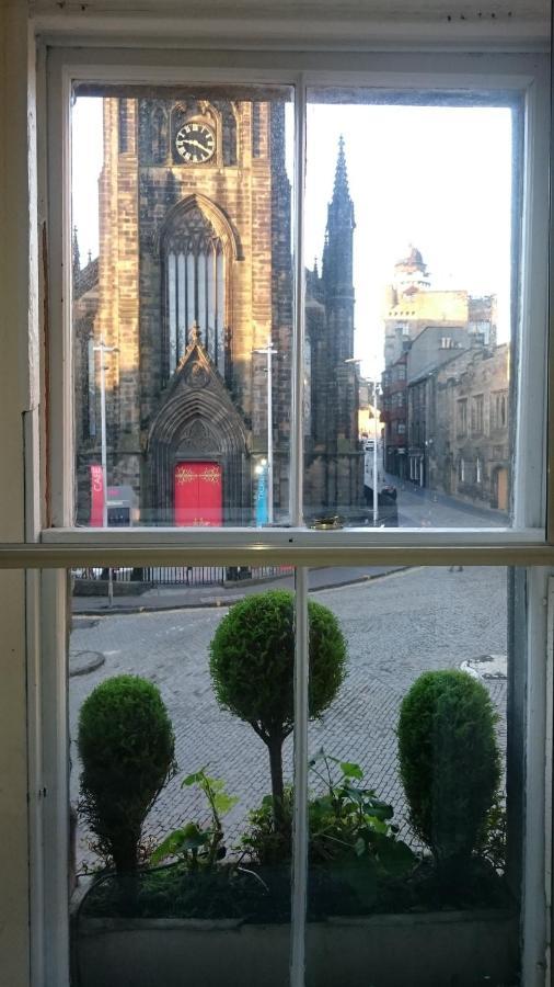 Royal Mile Apartment, 1 Minute From The Castle. Edinburgh Bagian luar foto